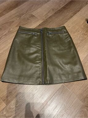 Mark Alan Olive Faux Leather Zip-Front Mini Skirt. Medium